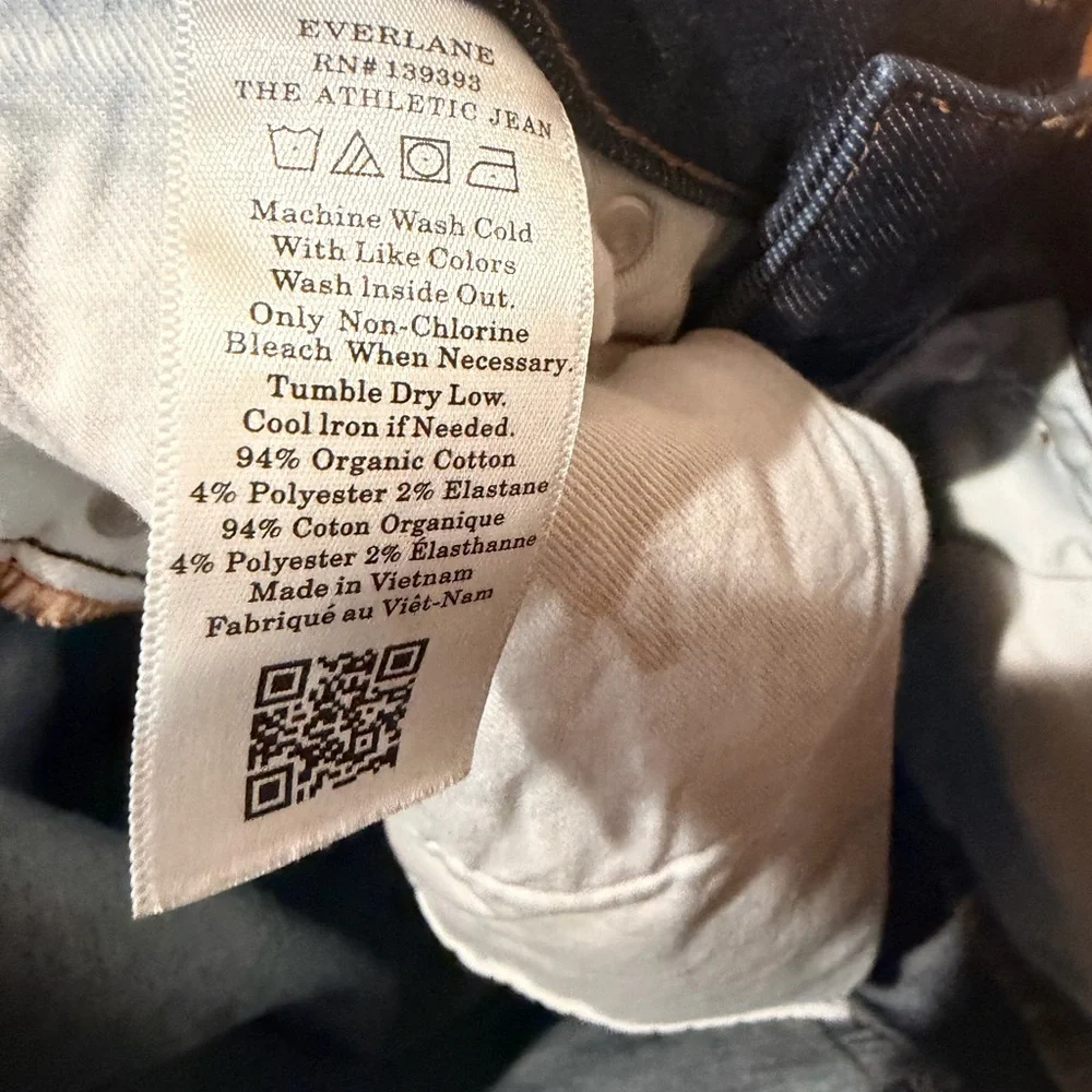 Everlane Uniform Organic Cotton The Athletic Jeans Size 28x28. Like new!